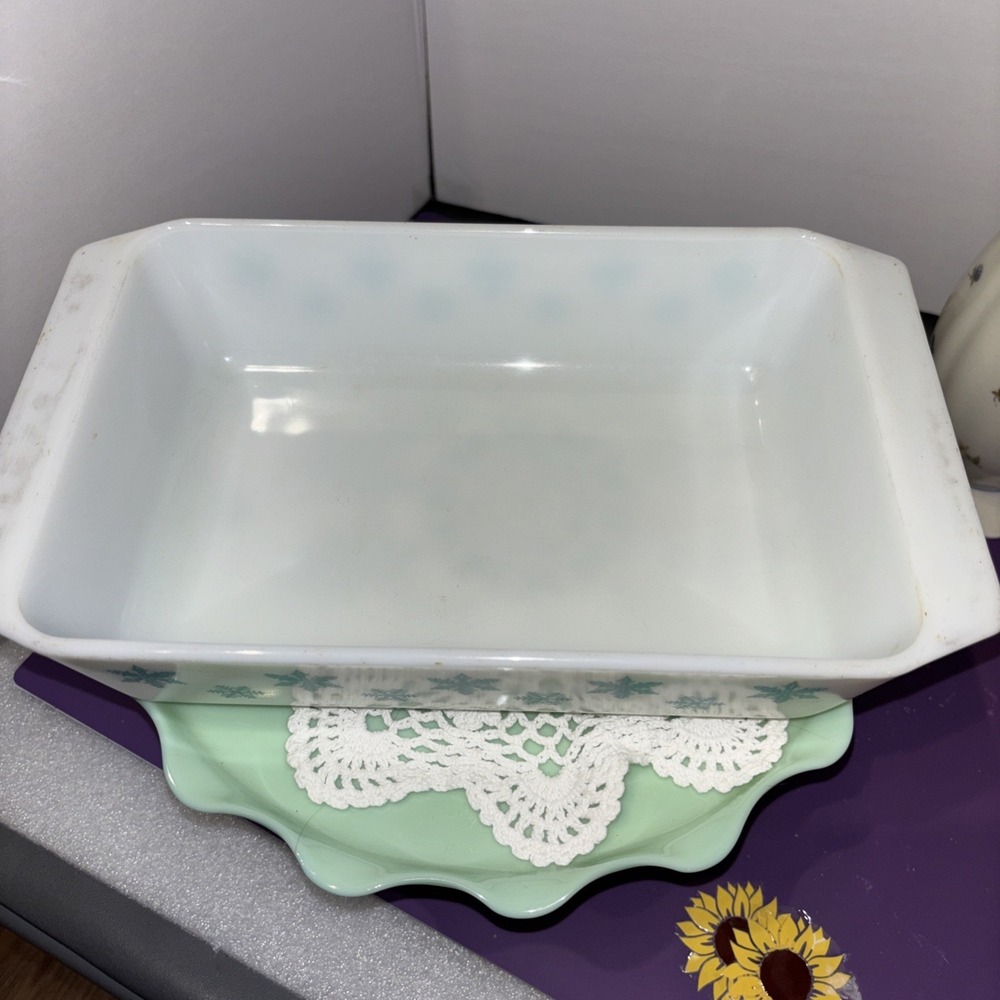 VINTAGE PYREX 575 - B 2 QT. SNOWFLAKE PATTERN  CASSEROLE DISH WITH 550 - C LID - Picture 6 of 14